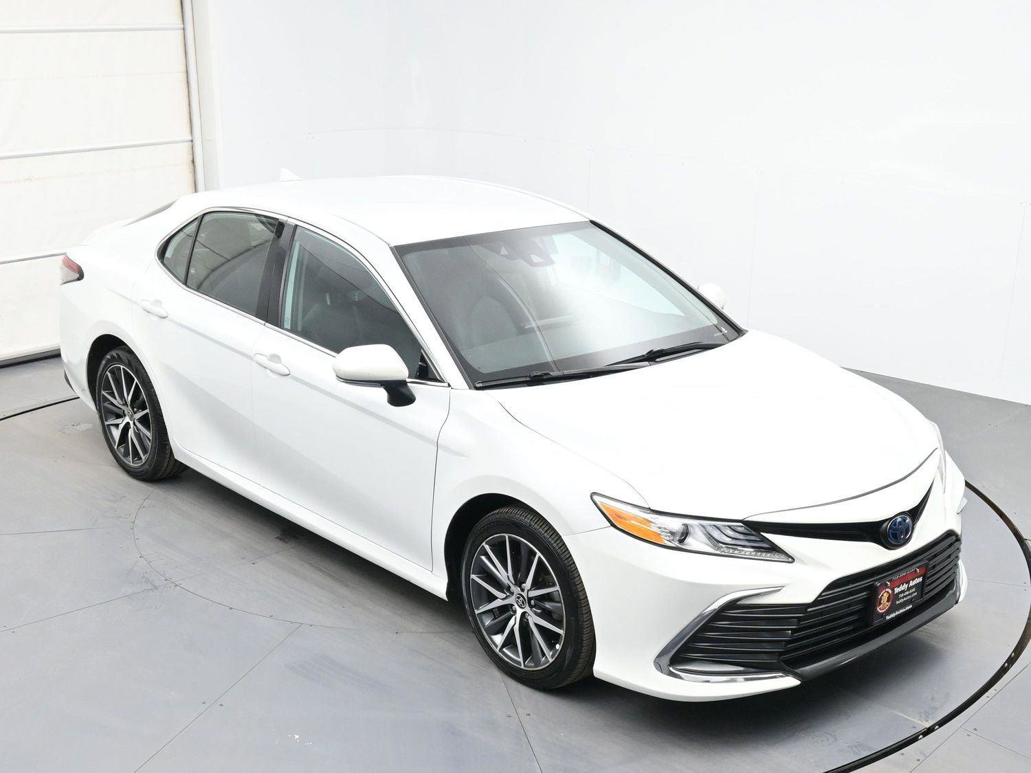 Used 2022 Toyota Camry XLE FWD image 34