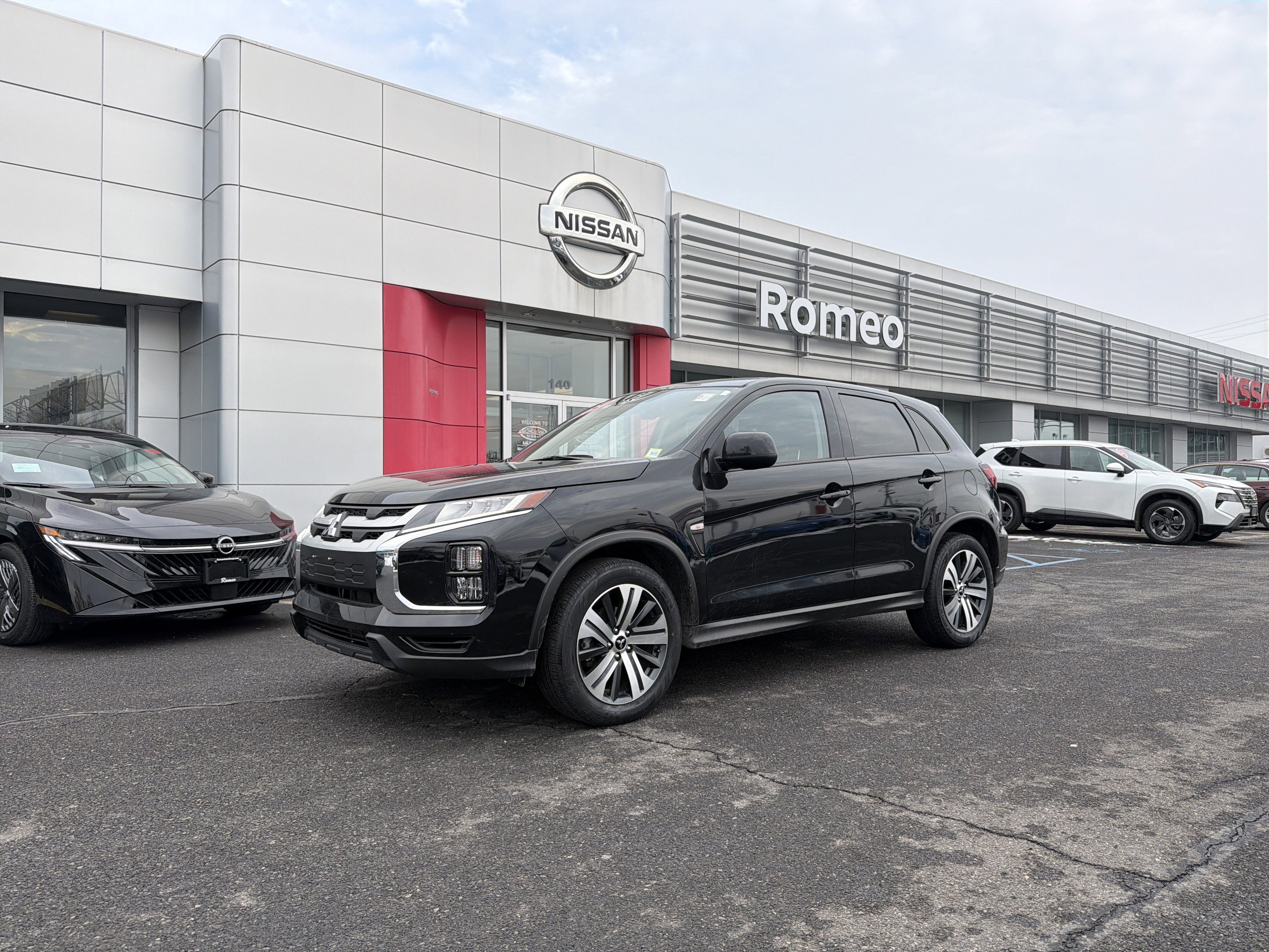 Used 2024 Mitsubishi Outlander Sport ES image 1