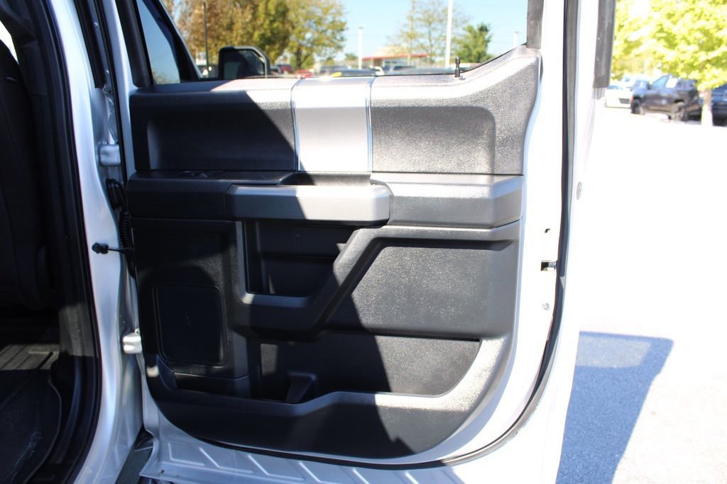 Used 2016 Ford F150 XLT w/ Equipment Group 302A Luxury image 24