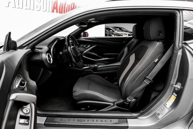 Used 2021 Chevrolet Camaro LT w/ Technology Package RWD image 4