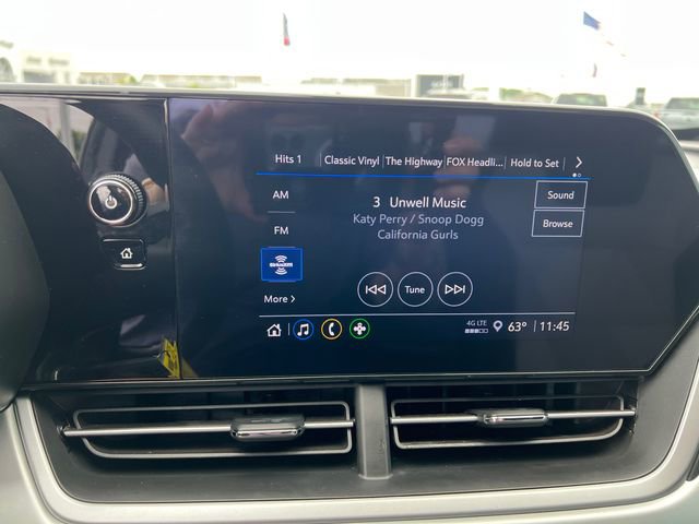 Used 2024 Chevrolet Trax RS w/ Sunroof Package FWD image 18