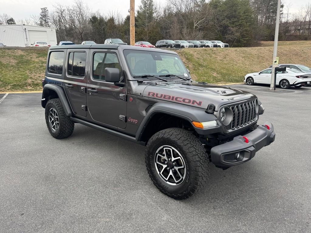 Used 2025 Jeep Wrangler Unlimited Rubicon AWD/4WD image 2