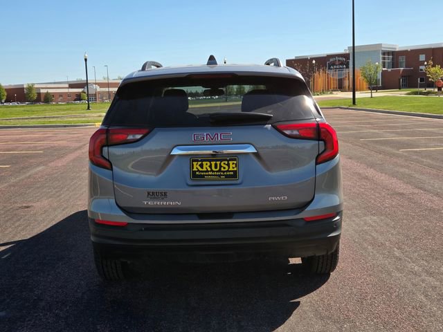 Used 2018 GMC Terrain SLE w/ Driver Convenience Package AWD/4WD image 4