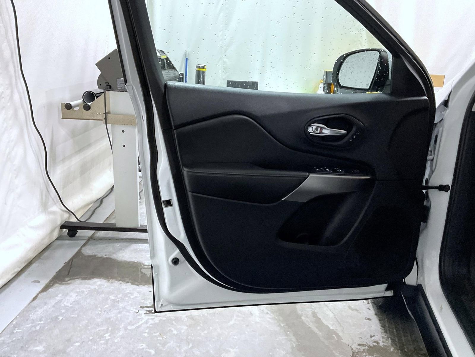 Used 2019 Jeep Cherokee Limited AWD/4WD image 10