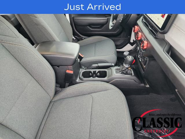 Used 2025 Jeep Wrangler Sport AWD/4WD image 24