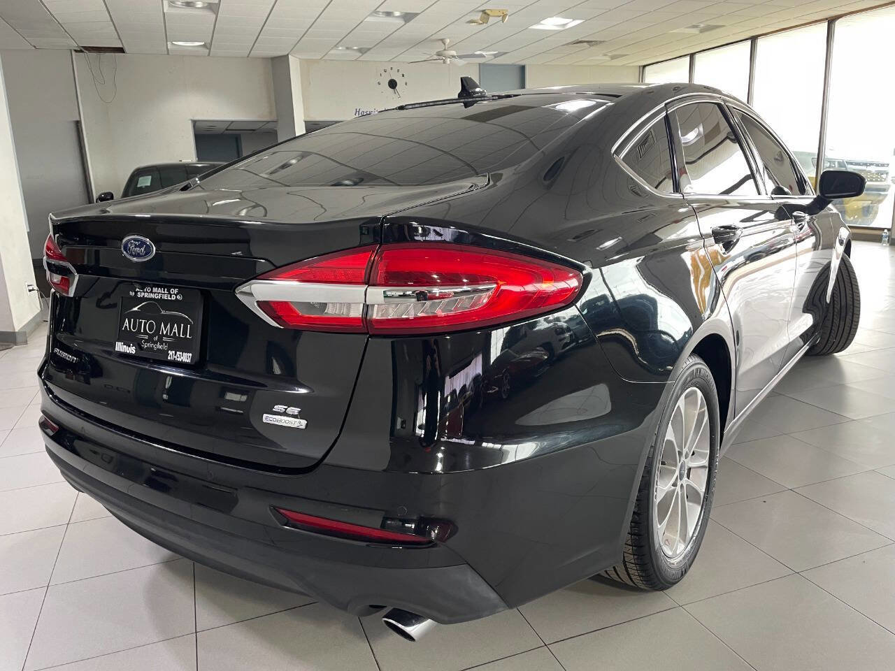 Used 2020 Ford Fusion SE image 7