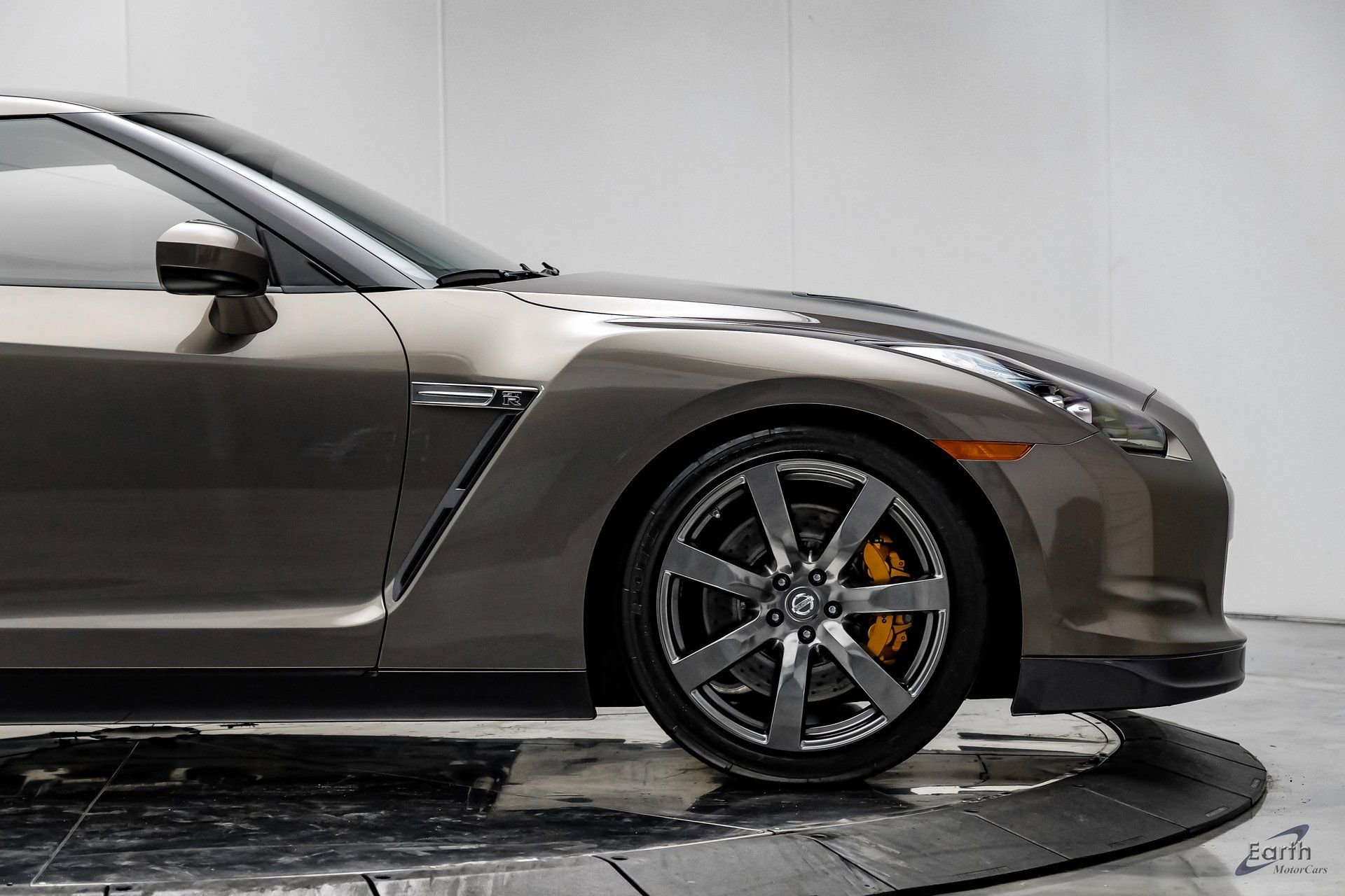 Used 2009 Nissan GT-R Premium image 25