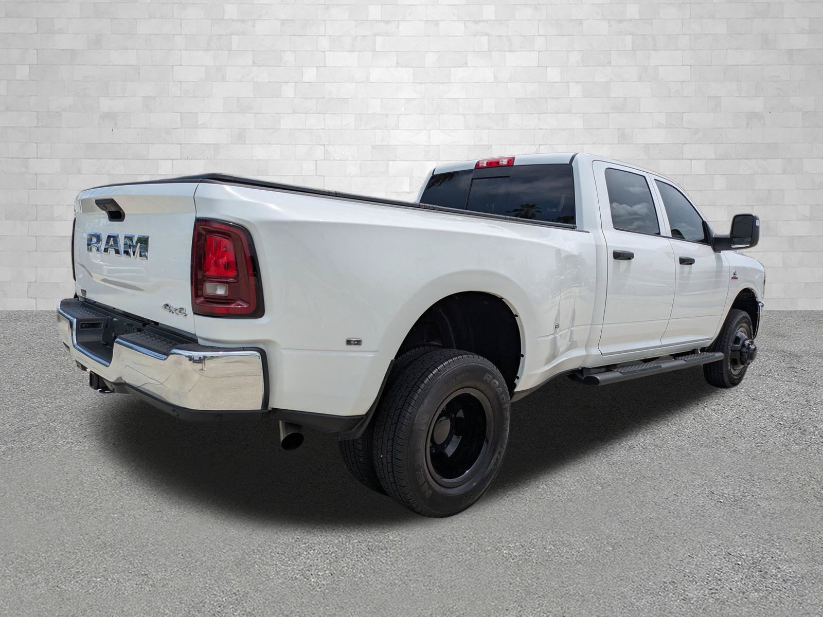 Used 2026 RAM 3500 Tradesman AWD/4WD image 2