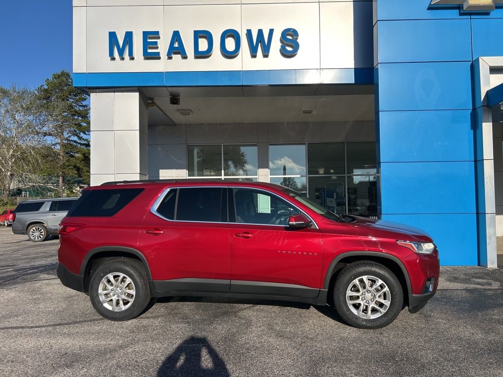 Used 2021 Chevrolet Traverse LT image 2