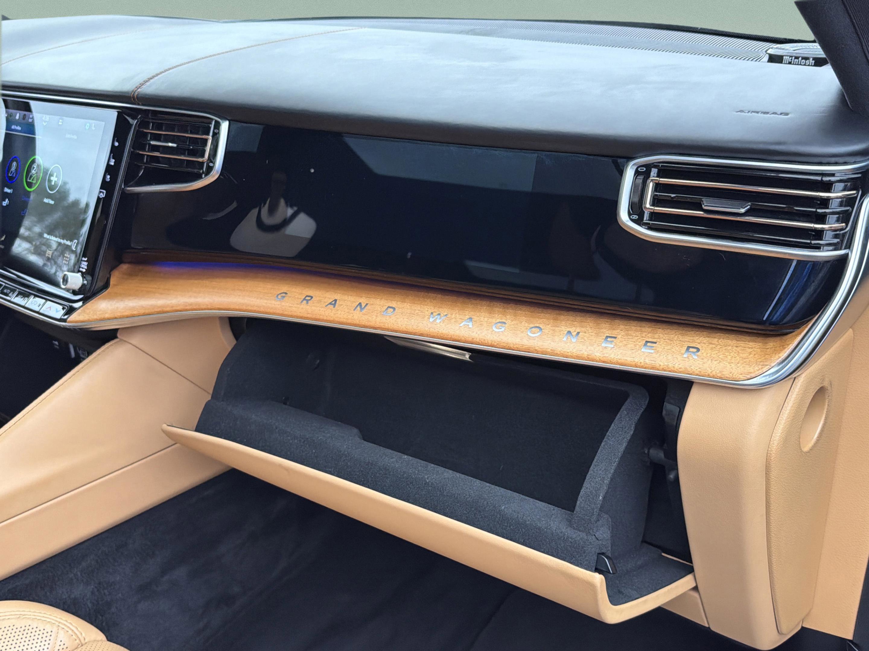 Used 2022 Jeep Grand Wagoneer Series III w/ Flexible Seating Group image 15