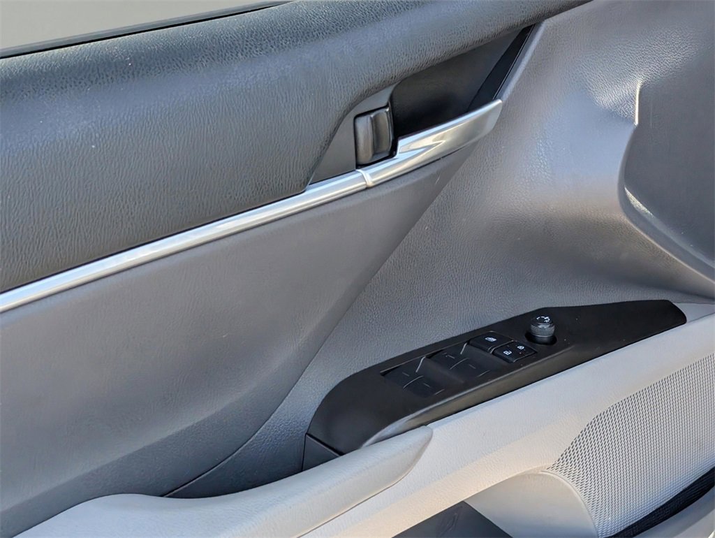 Used 2023 Toyota Camry SE image 14