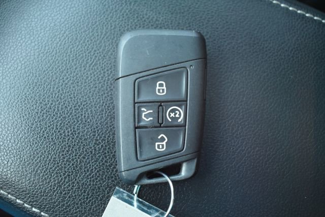 Used 2023 Volkswagen Tiguan SE R-Line image 31