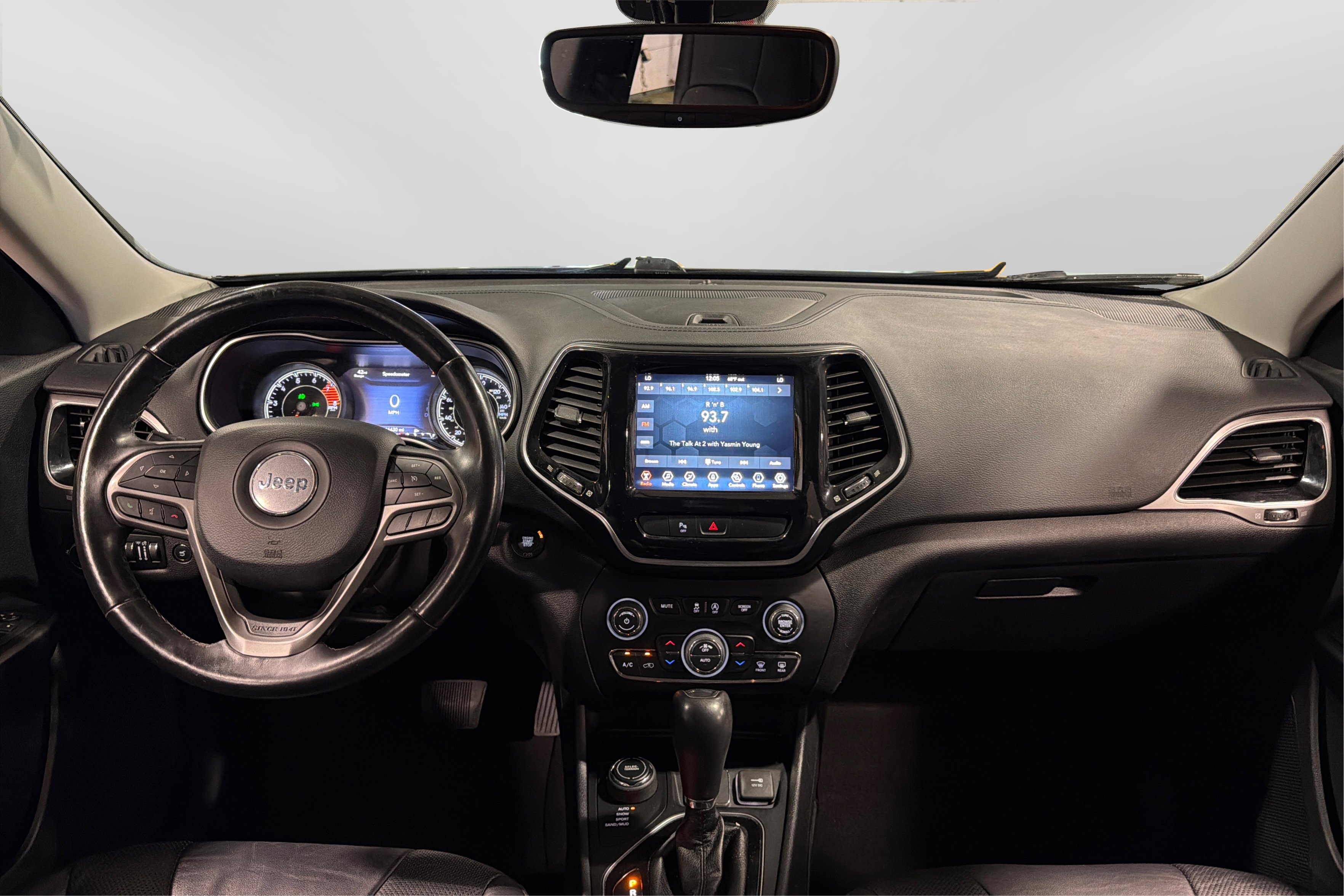 Used 2020 Jeep Cherokee Limited AWD/4WD image 22