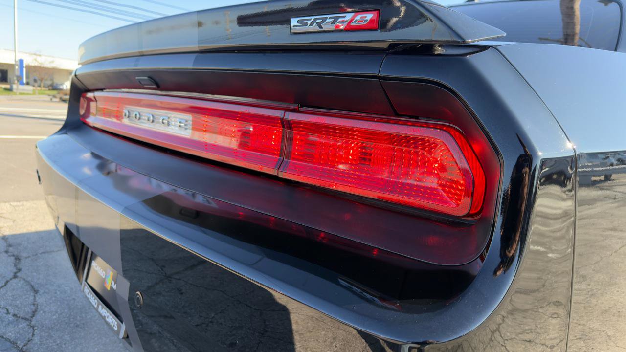 Used 2014 Dodge Challenger SRT8 w/ Harman/Kardon Audio Group image 16