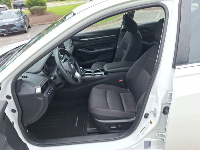 Used 2023 Nissan Altima 2.5 SV image 11