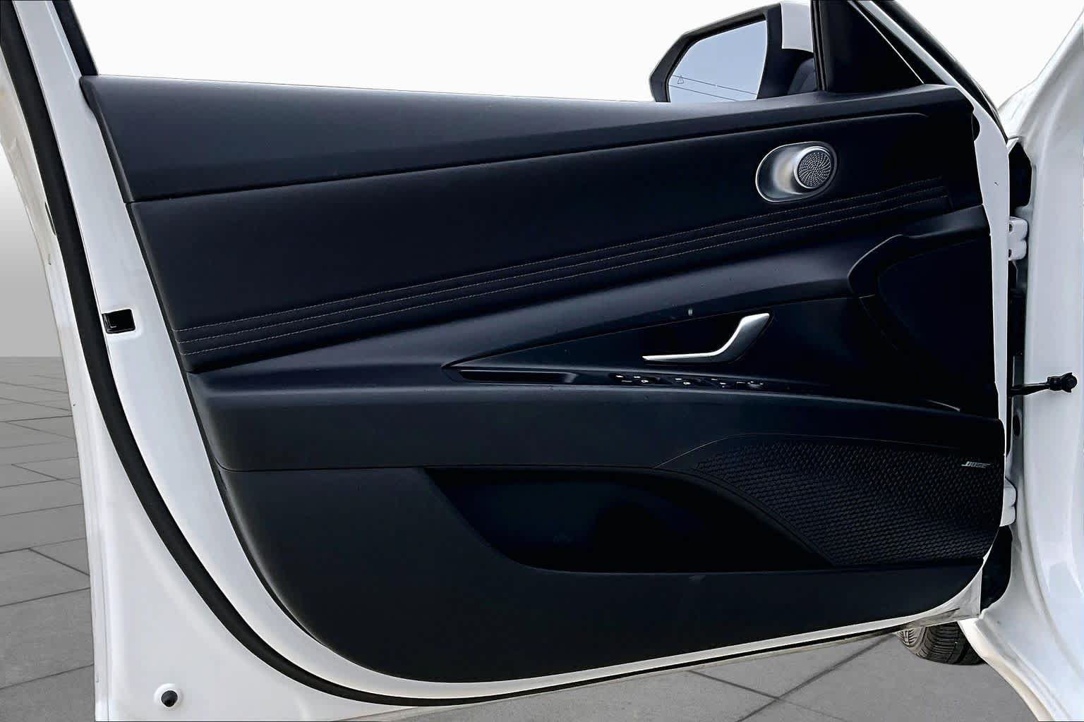 Certified 2023 Hyundai Elantra Limited FWD image 22