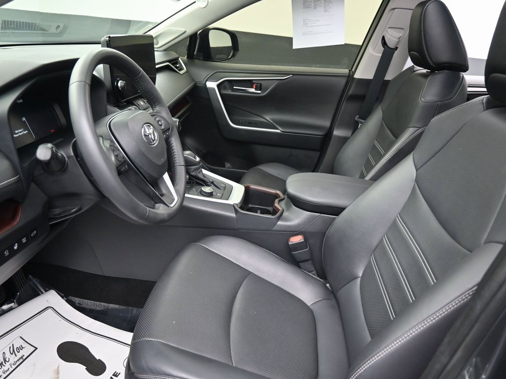Used 2023 Toyota RAV4 Limited image 24