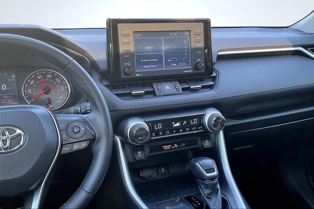 Used 2020 Toyota RAV4 XLE Premium FWD image 11