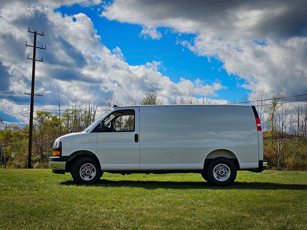 New 2025 GMC Savana 3500 w/ Driver Convenience Package RWD image 7