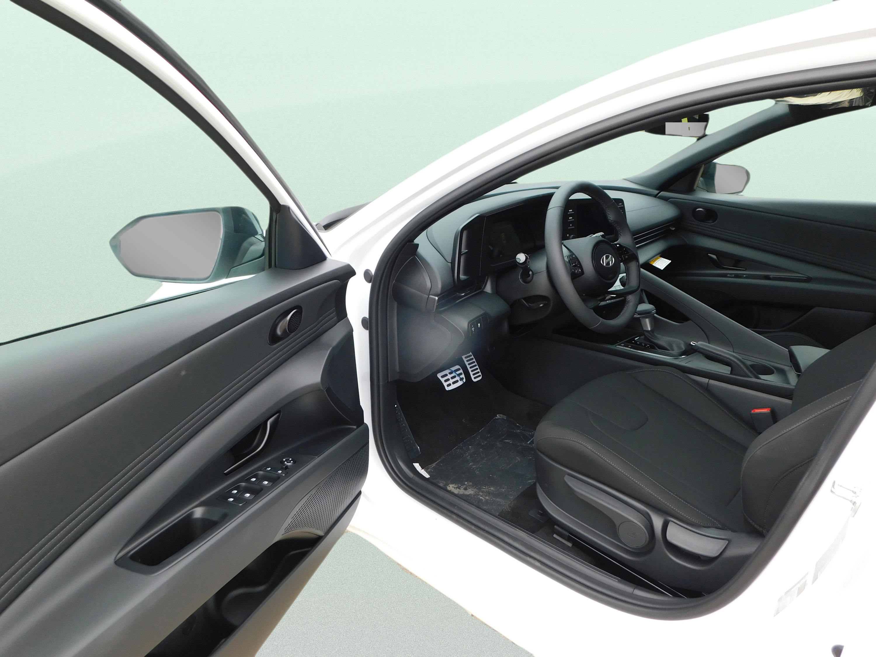 Certified 2025 Hyundai Elantra Sport FWD image 9