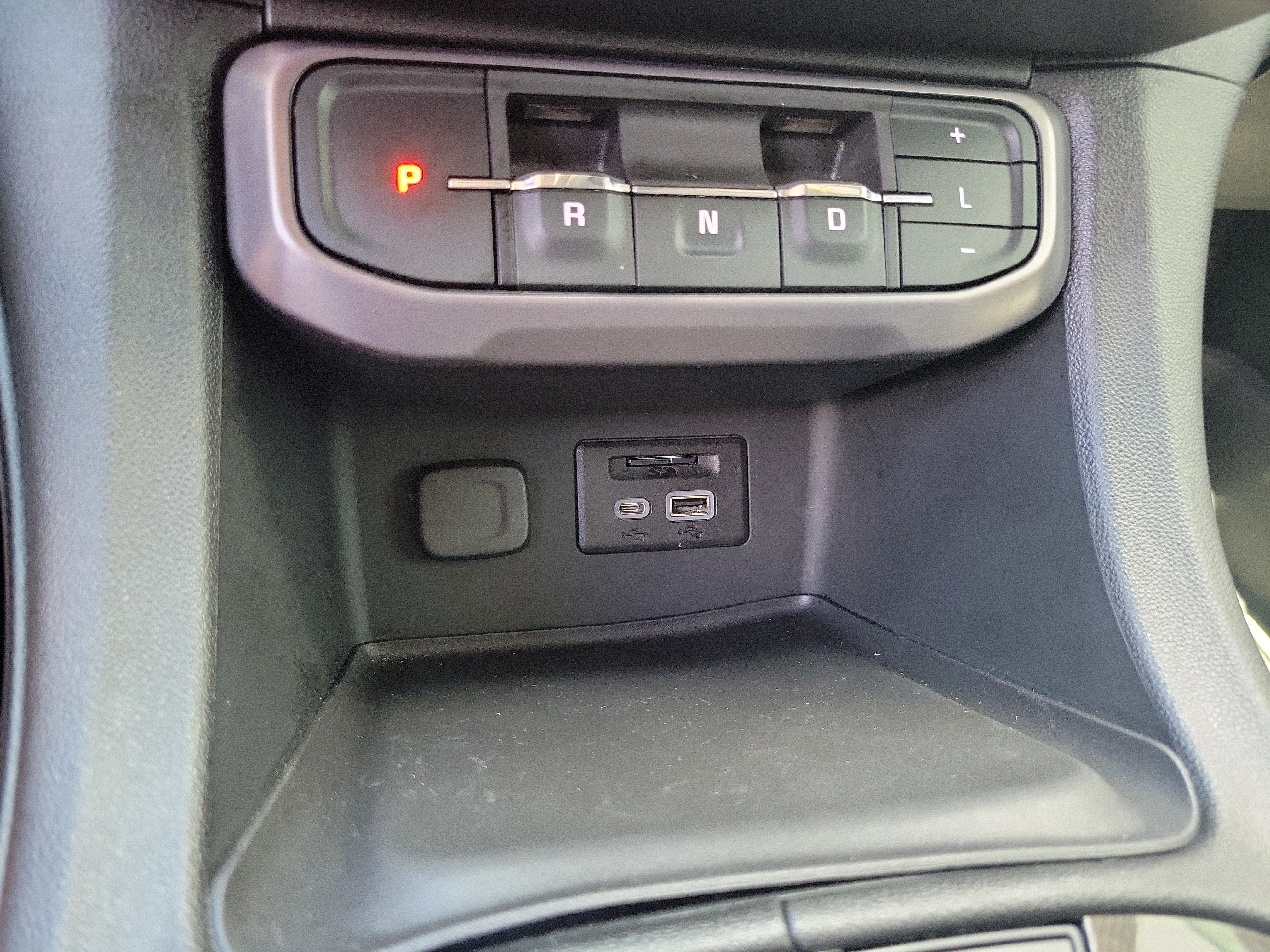 Used 2022 GMC Acadia AT4 w/ Preferred Package AWD/4WD image 31