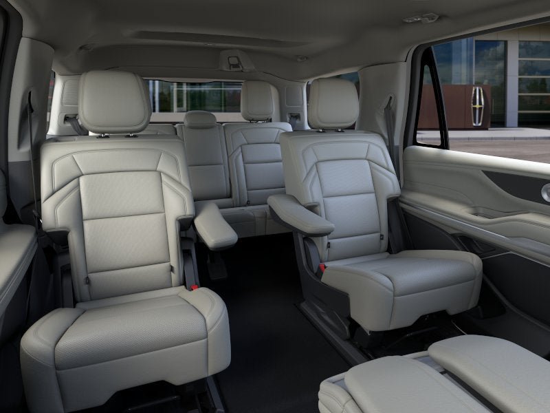 New 2026 Lincoln Navigator Premiere AWD/4WD image 11
