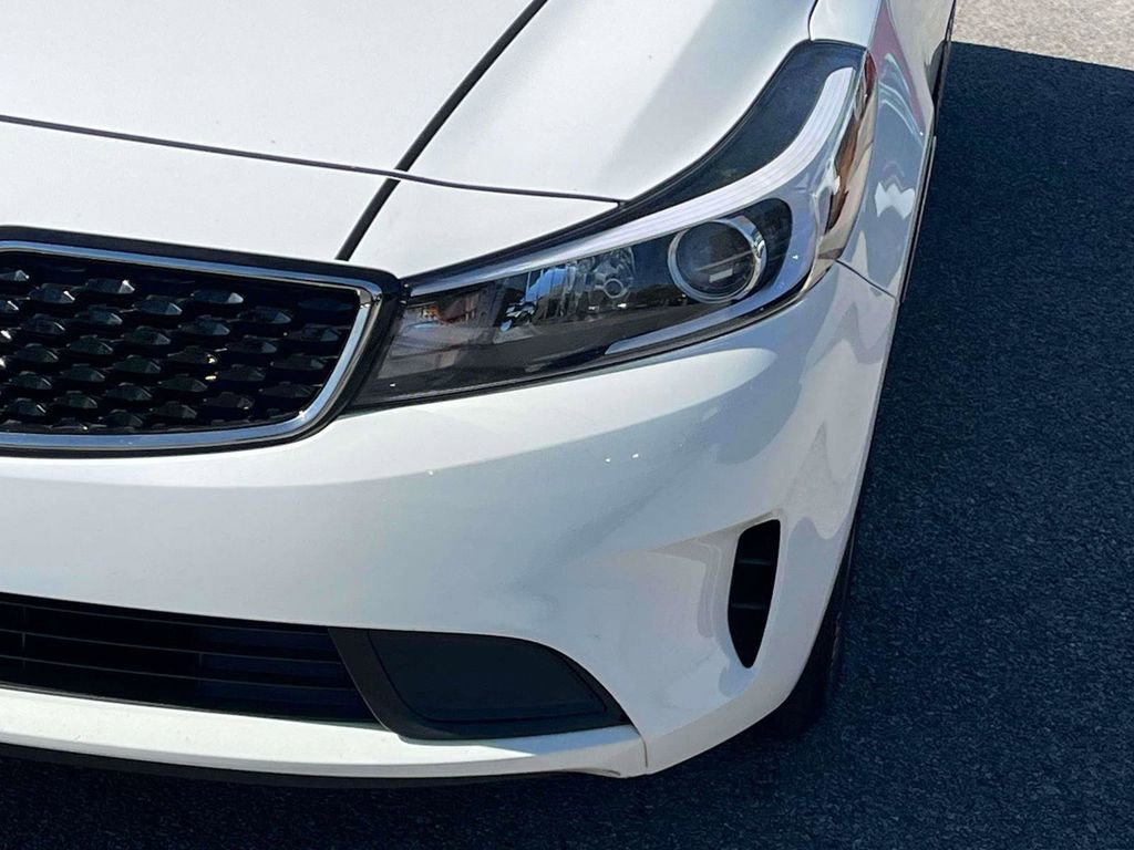 Used 2017 Kia Forte LX image 27