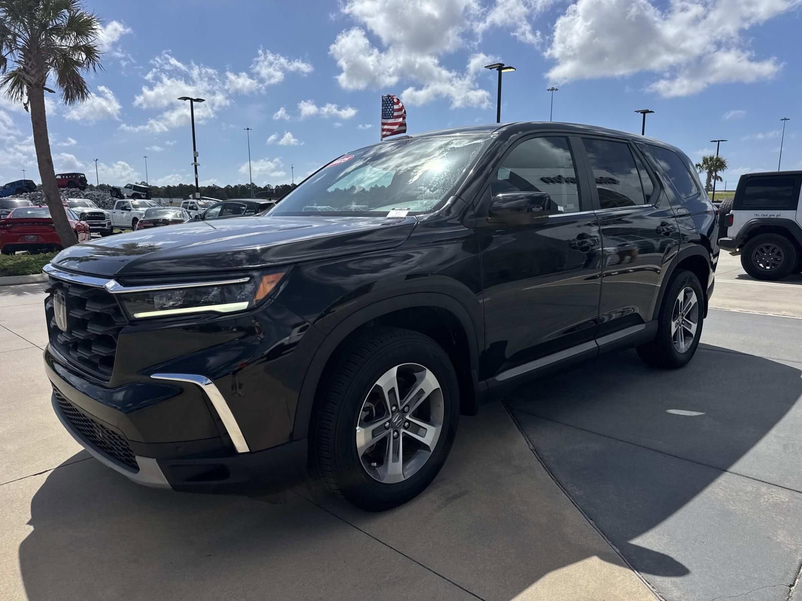 Used 2025 Honda Pilot EX-L image 3