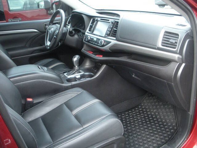 Used 2018 Toyota Highlander SE AWD/4WD image 14