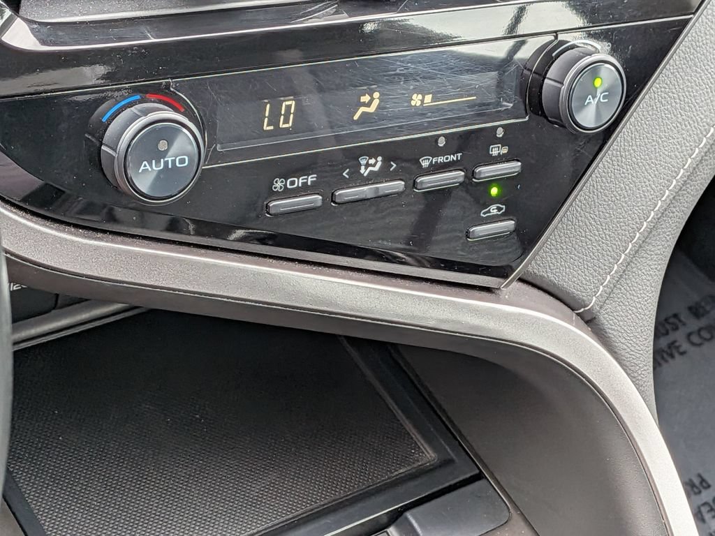 Used 2024 Toyota Camry SE FWD image 21