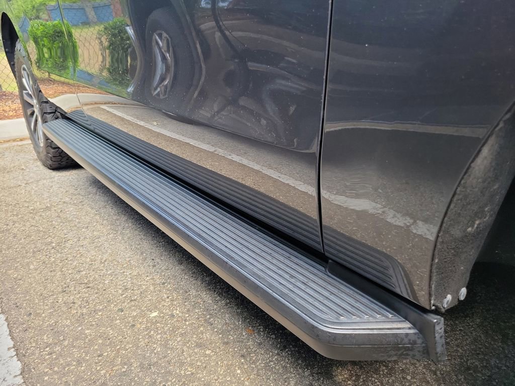 Used 2021 Ford Expedition XLT image 11