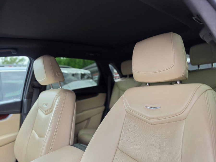 Used 2017 Cadillac XT5 Luxury w/ Driver Awareness Package FWD image 22