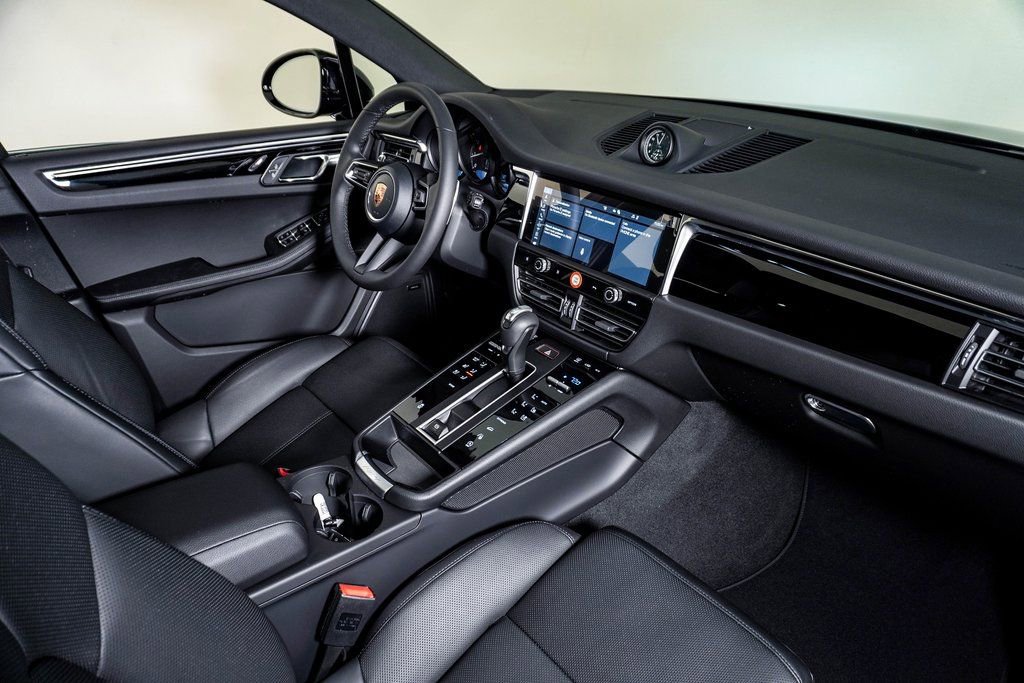 New 2026 Porsche Macan image 14
