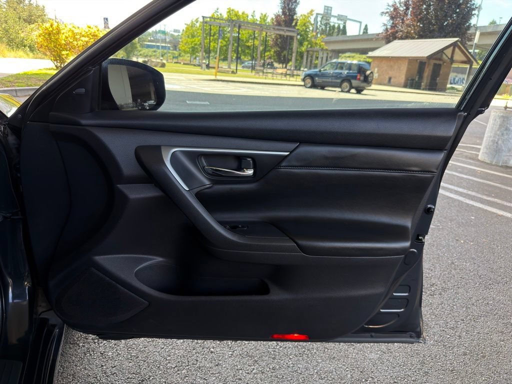 Used 2017 Nissan Altima 2.5 SL FWD image 25