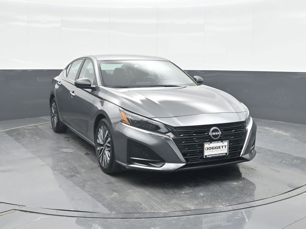 Used 2025 Nissan Altima 2.5 SV image 8