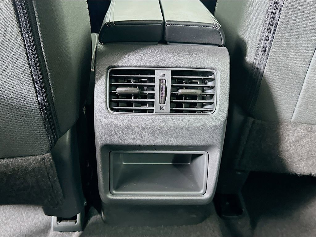 Used 2025 Nissan Rogue S image 24