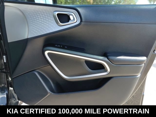 Certified 2025 Kia Soul LX FWD image 21