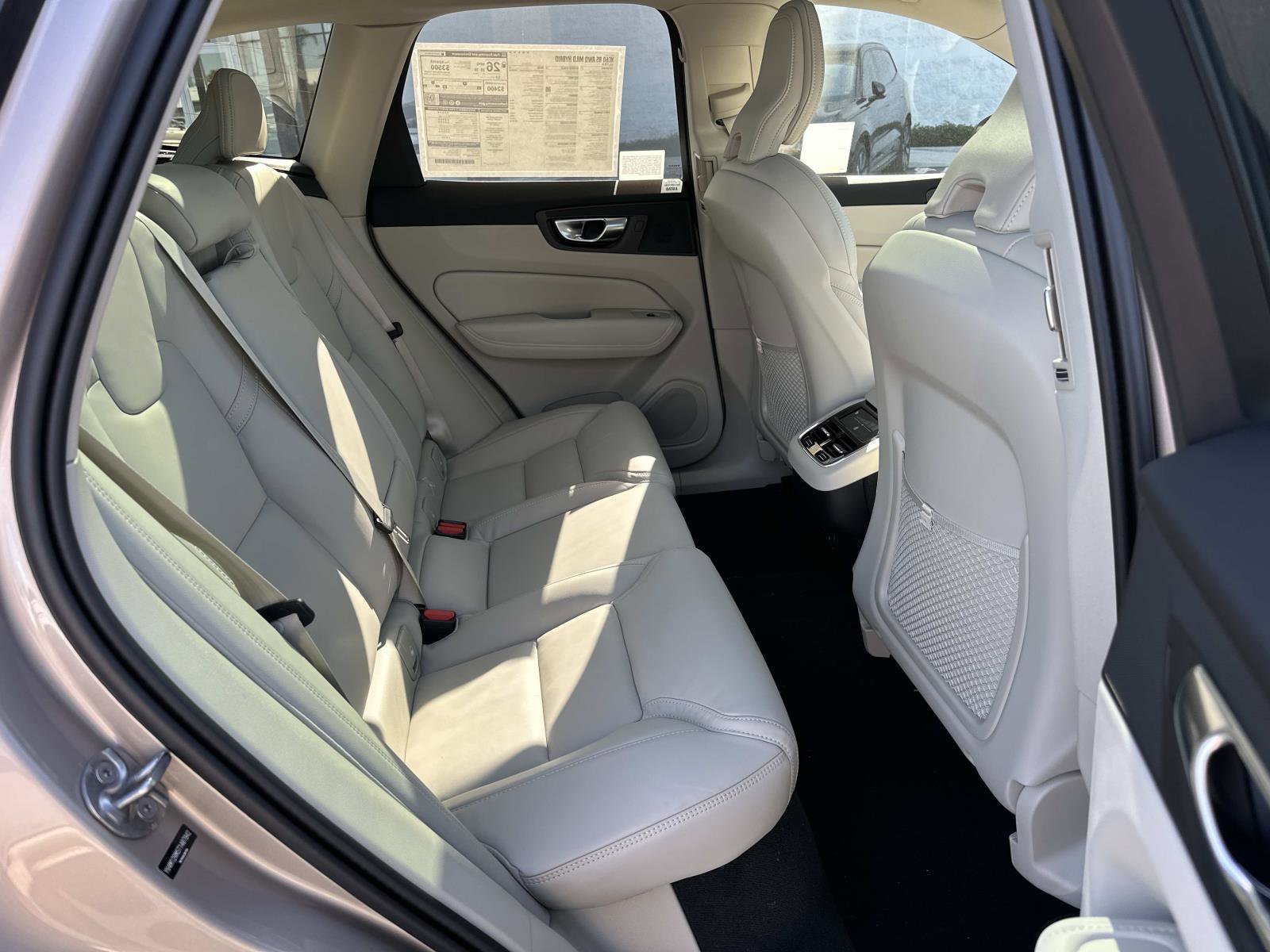 New 2026 Volvo XC60 B5 Ultra w/ Climate Package AWD/4WD image 19