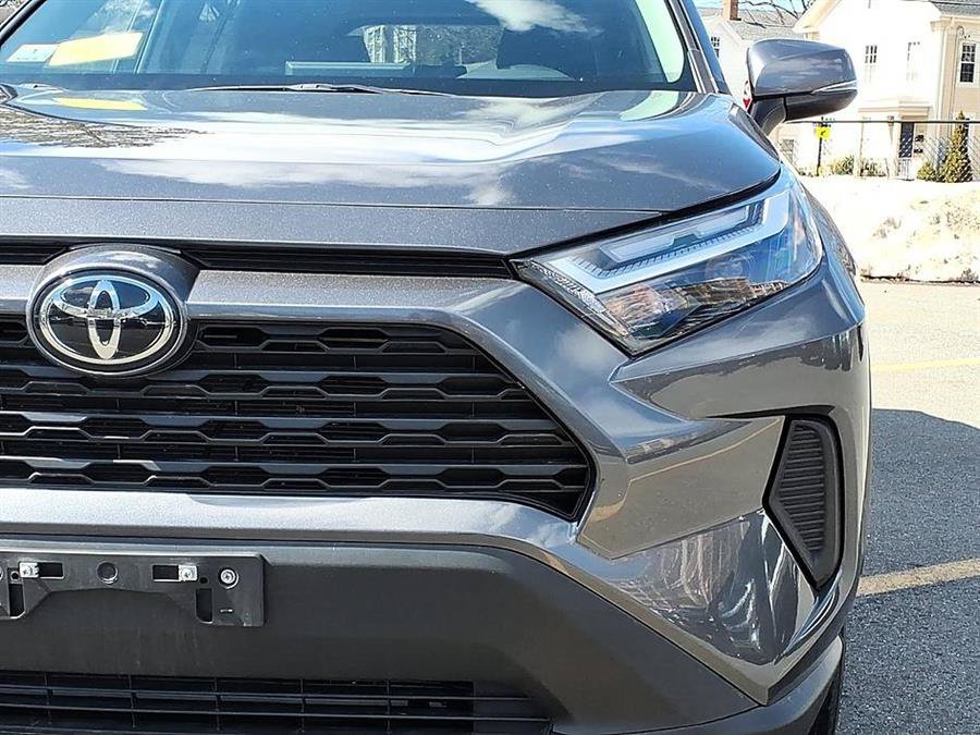 Used 2025 Toyota RAV4 LE AWD/4WD image 2