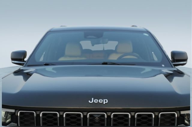 Used 2023 Jeep Grand Cherokee L Limited w/ Luxury Tech Group II RWD image 42