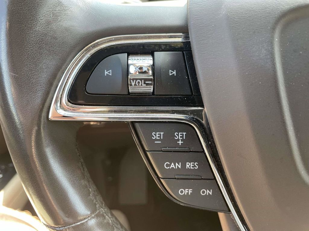Used 2022 Lincoln Nautilus Reserve FWD image 25