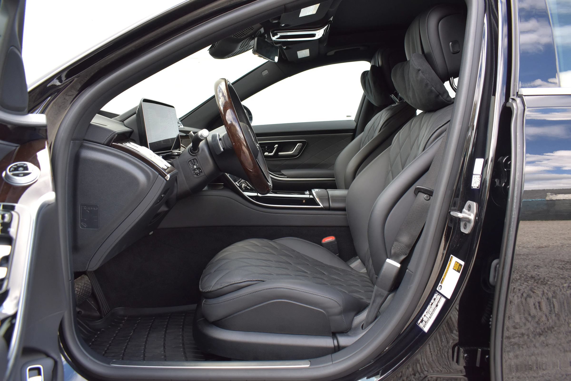Used 2024 Mercedes-Benz S 500 4MATIC image 45