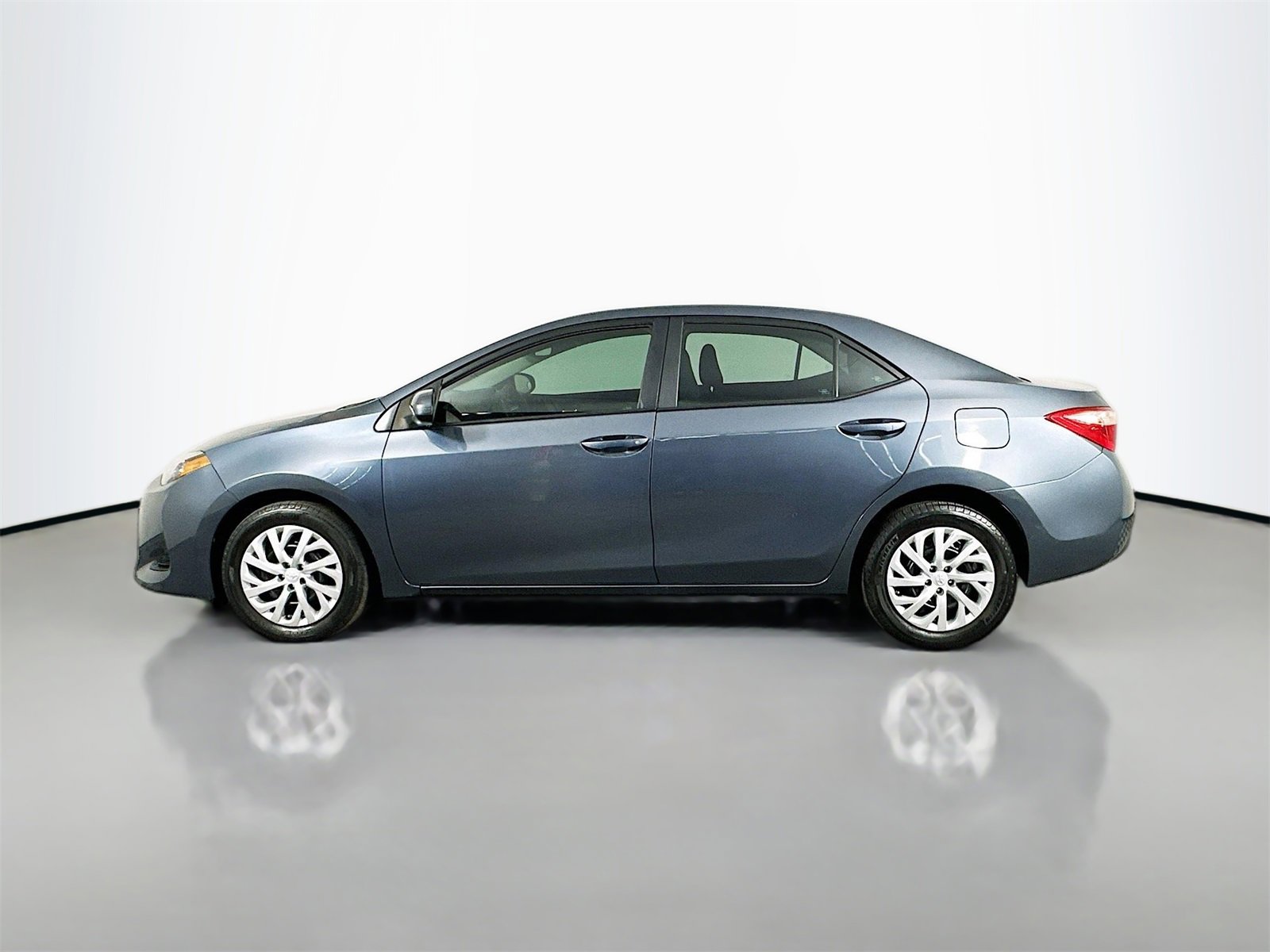 Certified 2019 Toyota Corolla LE image 4