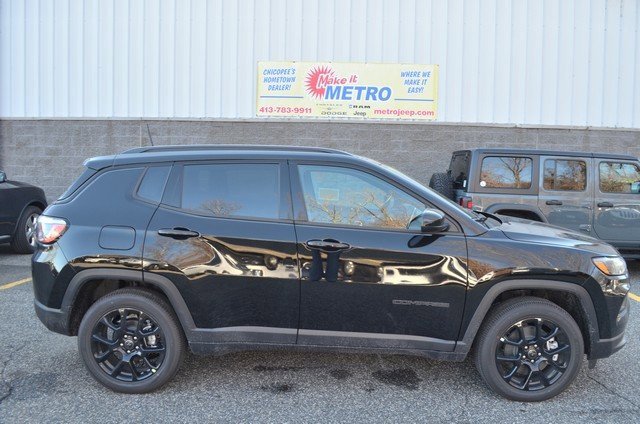 New 2026 Jeep Compass Latitude image 9