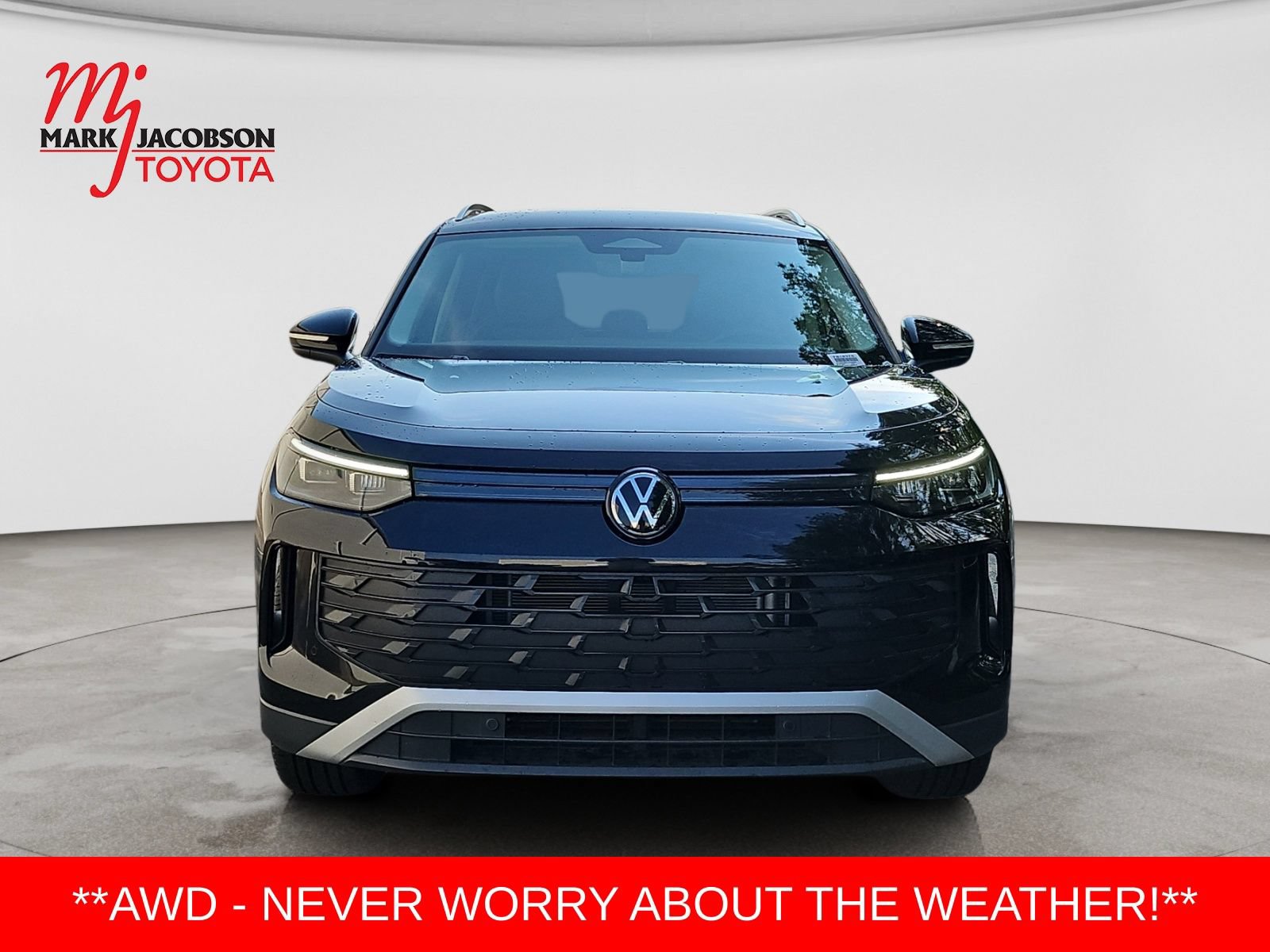 Used 2026 Volkswagen Tiguan SE AWD/4WD image 2