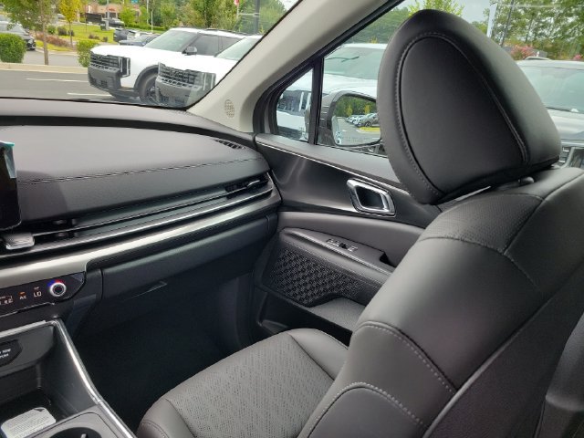 New 2027 Kia Carnival SX w/ Dark Edition Package FWD image 9