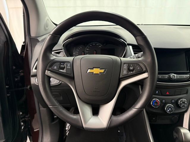 Used 2020 Chevrolet Trax LT w/ LT Convenience Package image 13