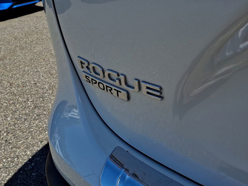 Used 2022 Nissan Rogue Sport SL AWD/4WD image 30