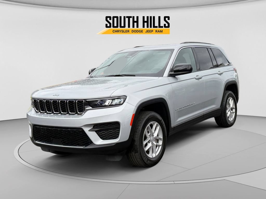 Used 2024 Jeep Grand Cherokee Laredo X w/ Trailer Tow Package AWD/4WD image 1
