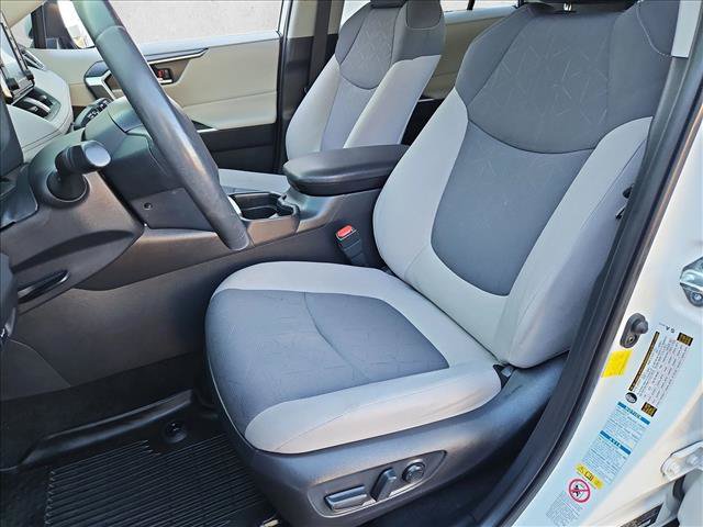 Used 2019 Toyota RAV4 XLE w/ Convenience Package AWD/4WD image 15